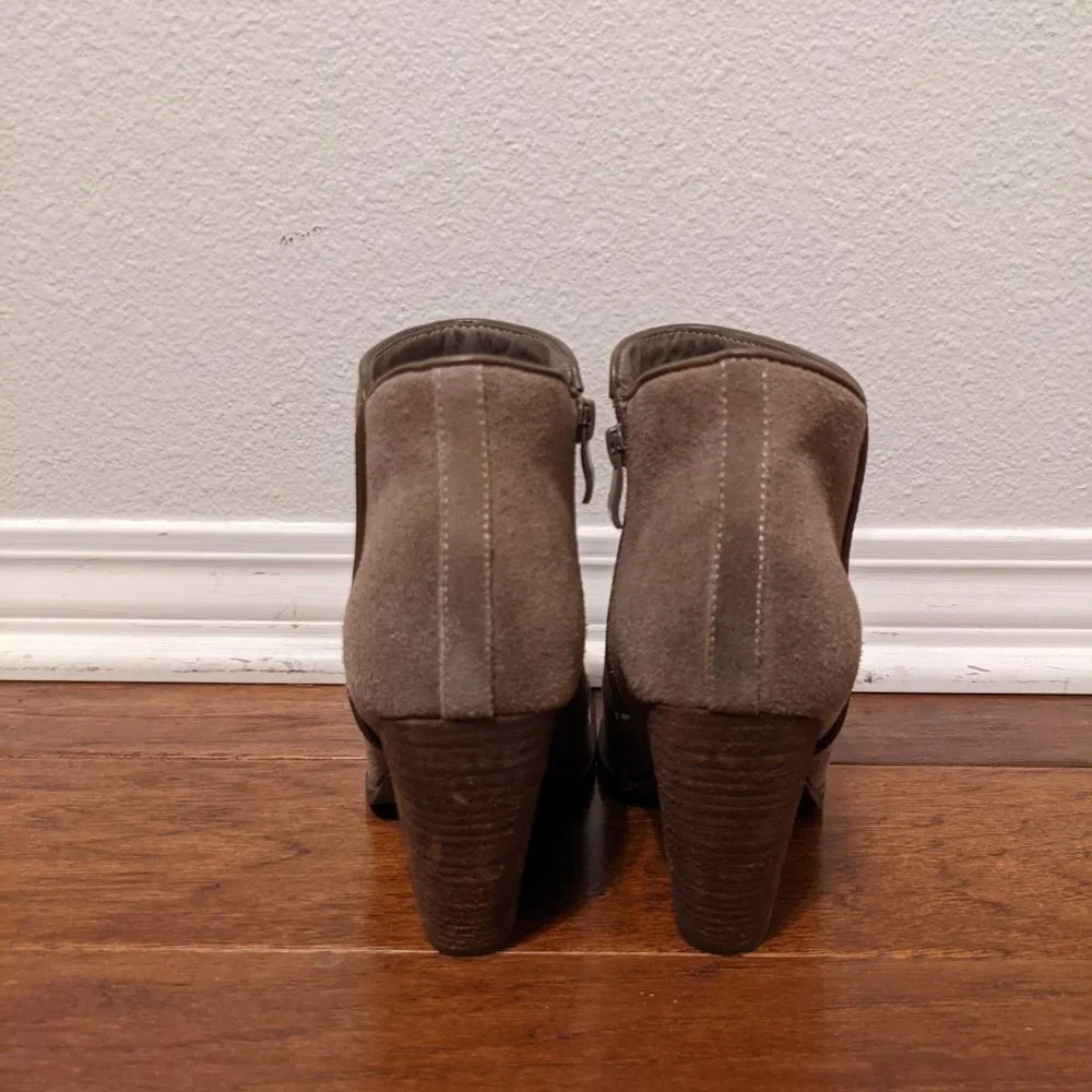 Very Volatile Wedge Booties - Picture 4 of 7
